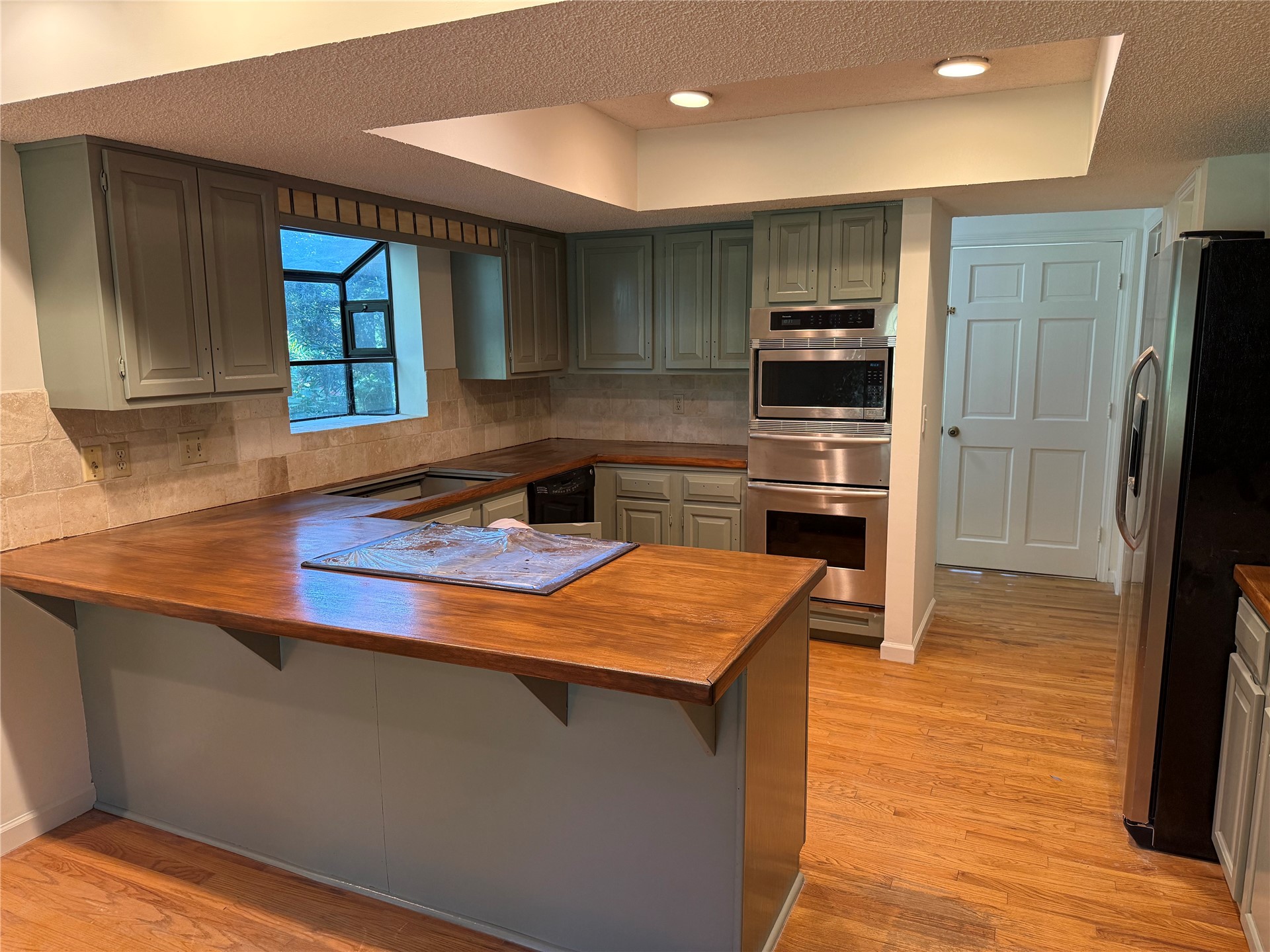 2413 LOS ROBLES DRIVE