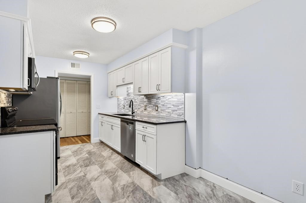 2700 MIZELL AVENUE 504A