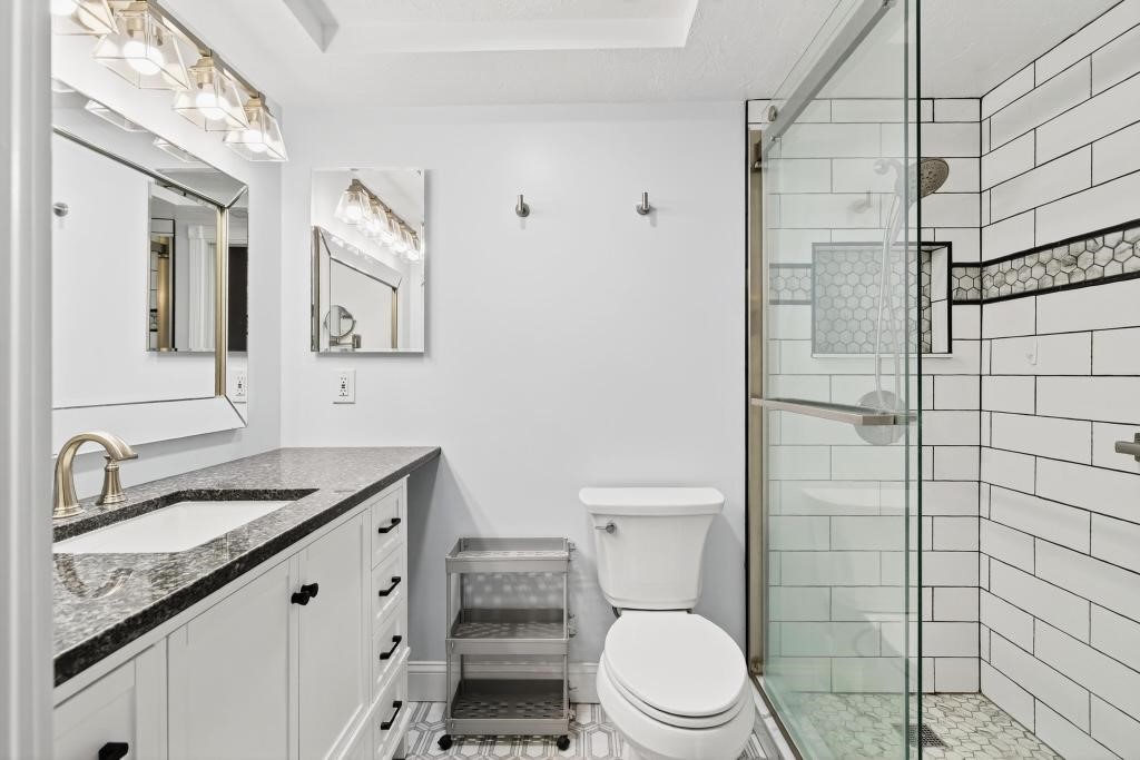 2700 MIZELL AVENUE 504A