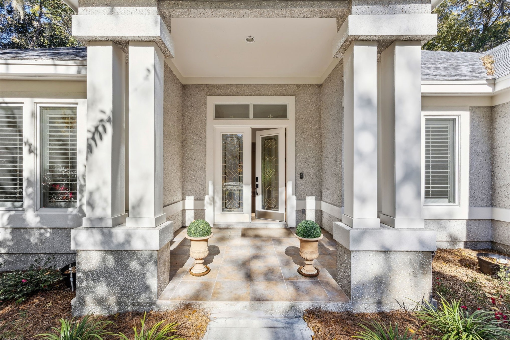 4 MOSS OAKS DRIVE