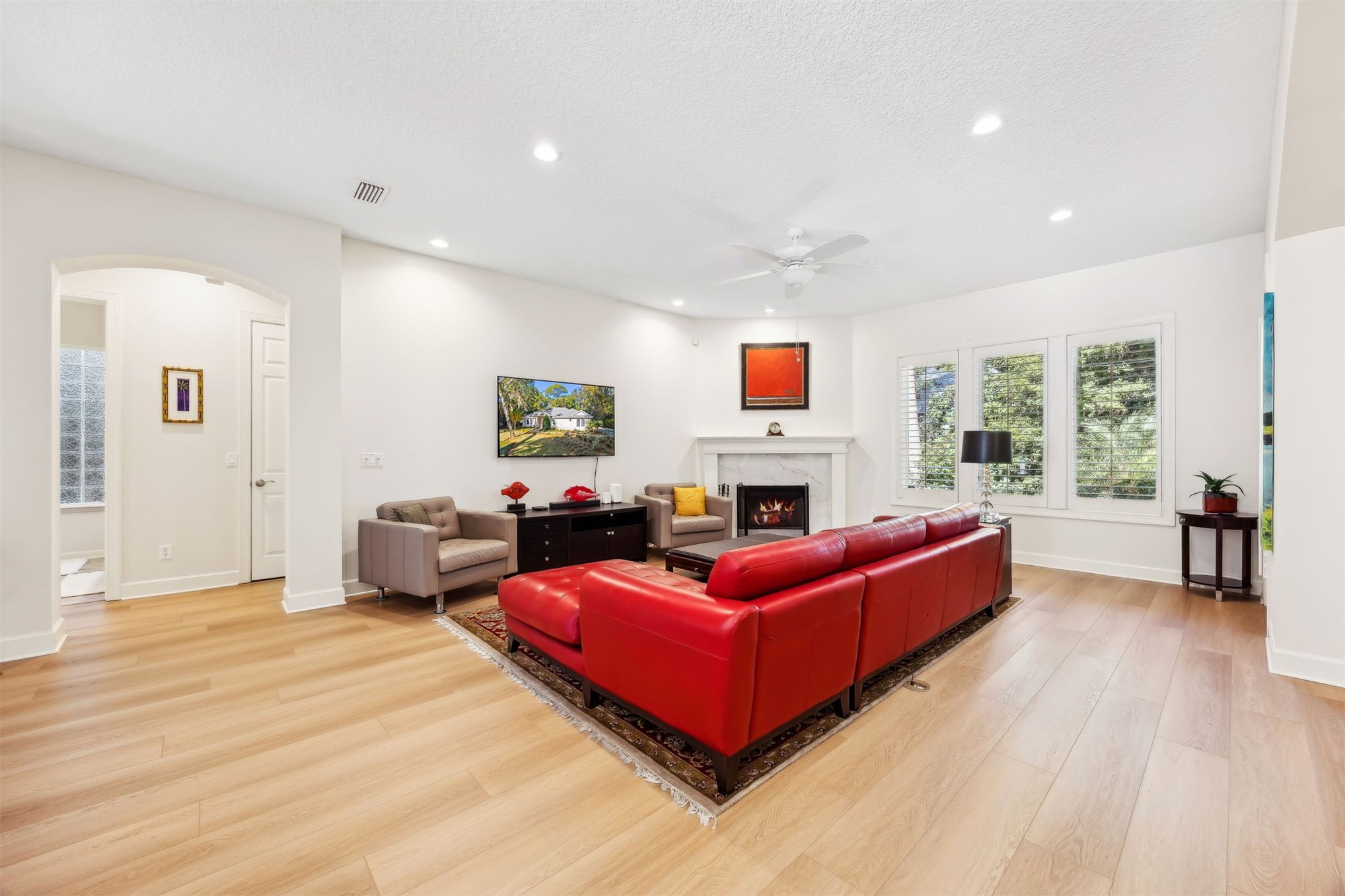 4 MOSS OAKS DRIVE