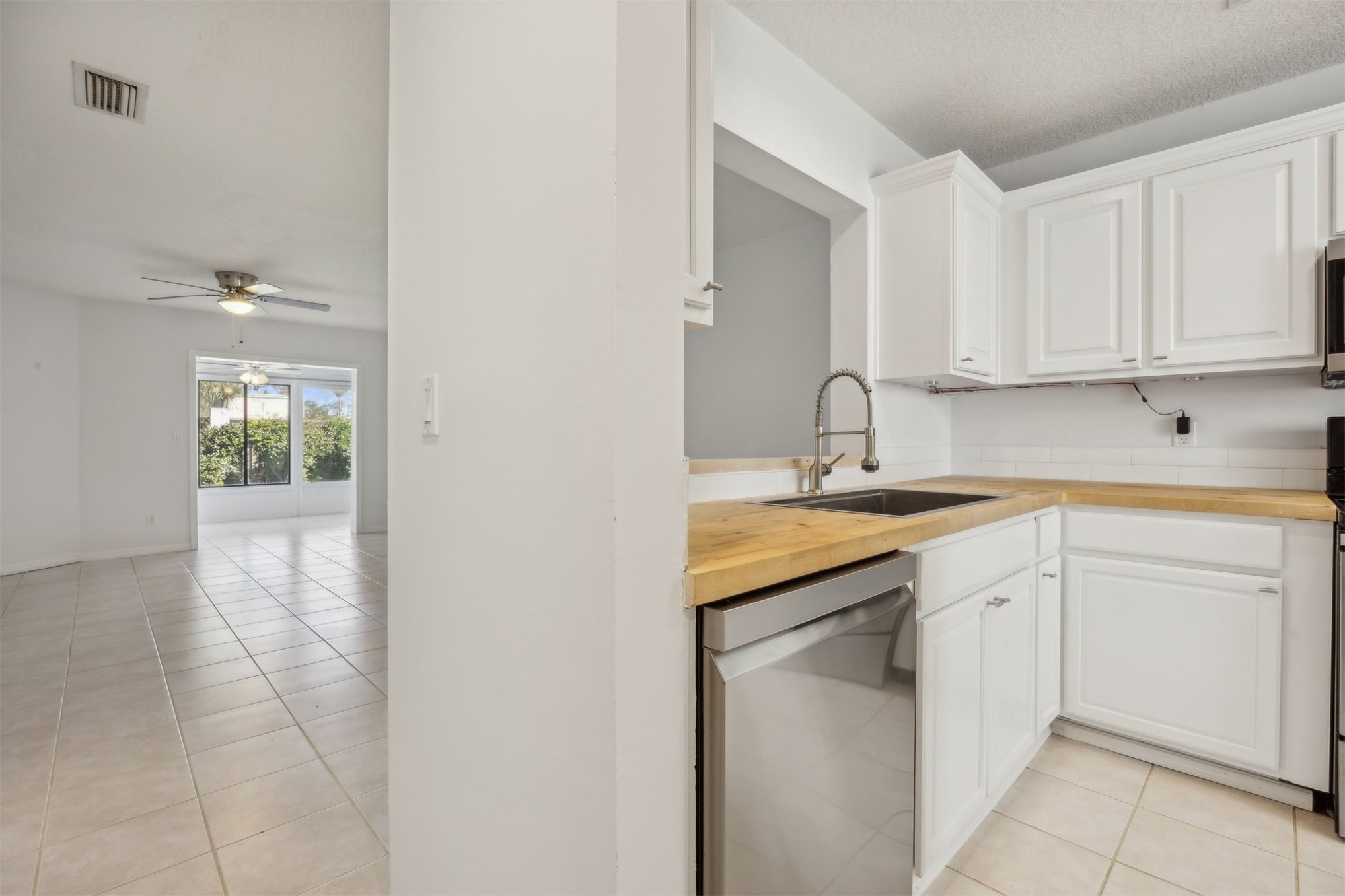 1083 E SEA HAWK DRIVE 1083