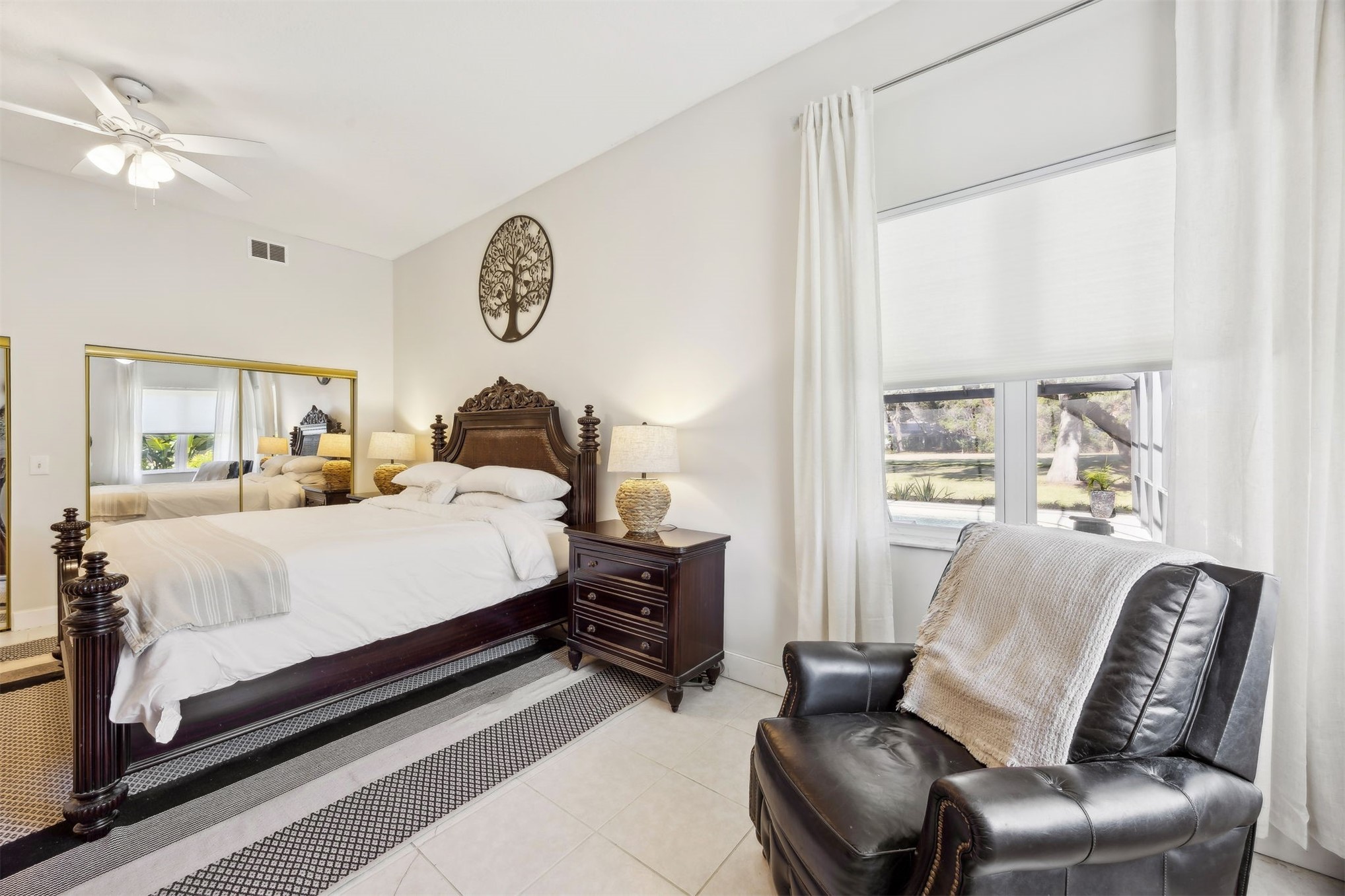 2415 LOS ROBLES