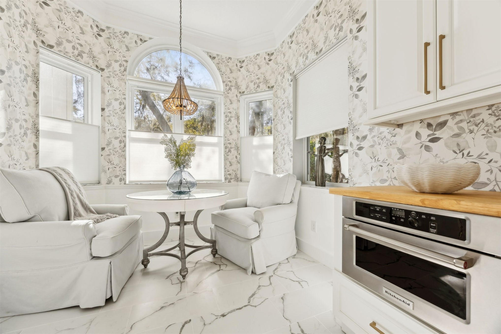 2415 LOS ROBLES