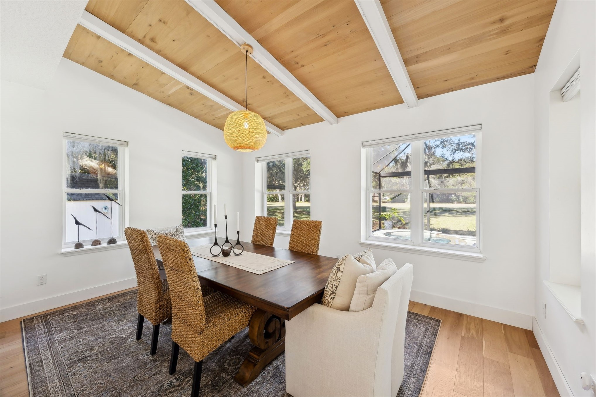 2415 LOS ROBLES
