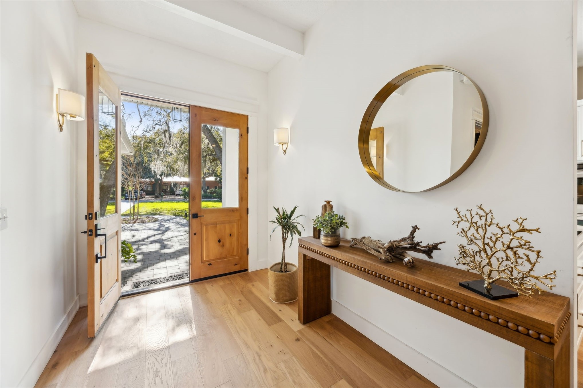 2415 LOS ROBLES