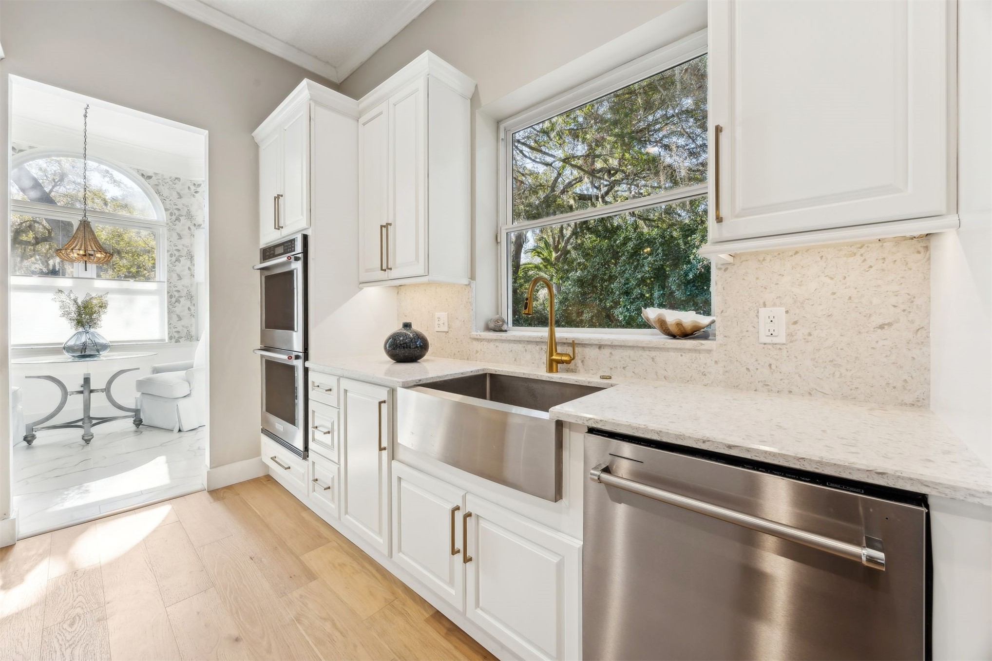 2415 LOS ROBLES