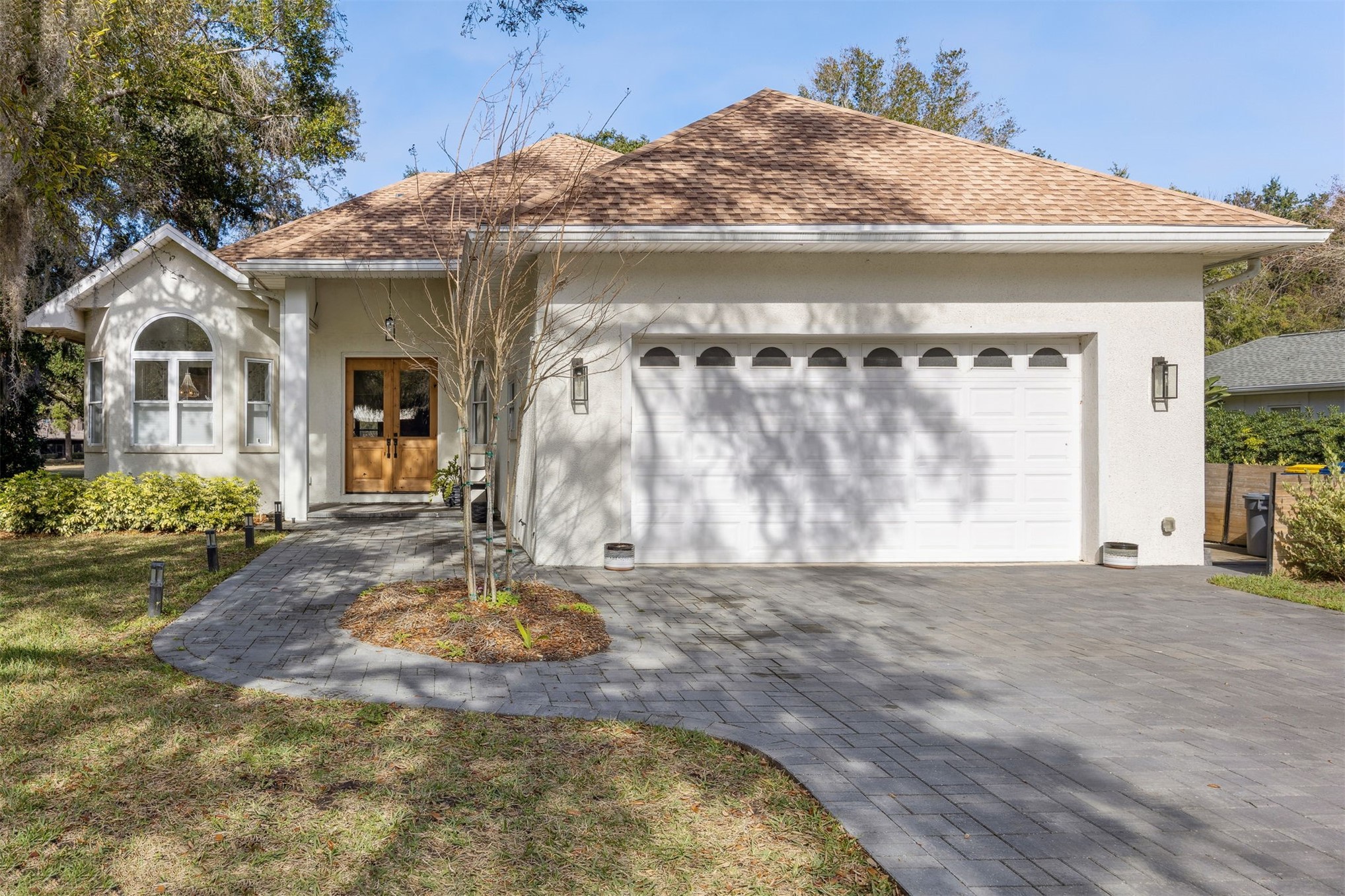2415 LOS ROBLES