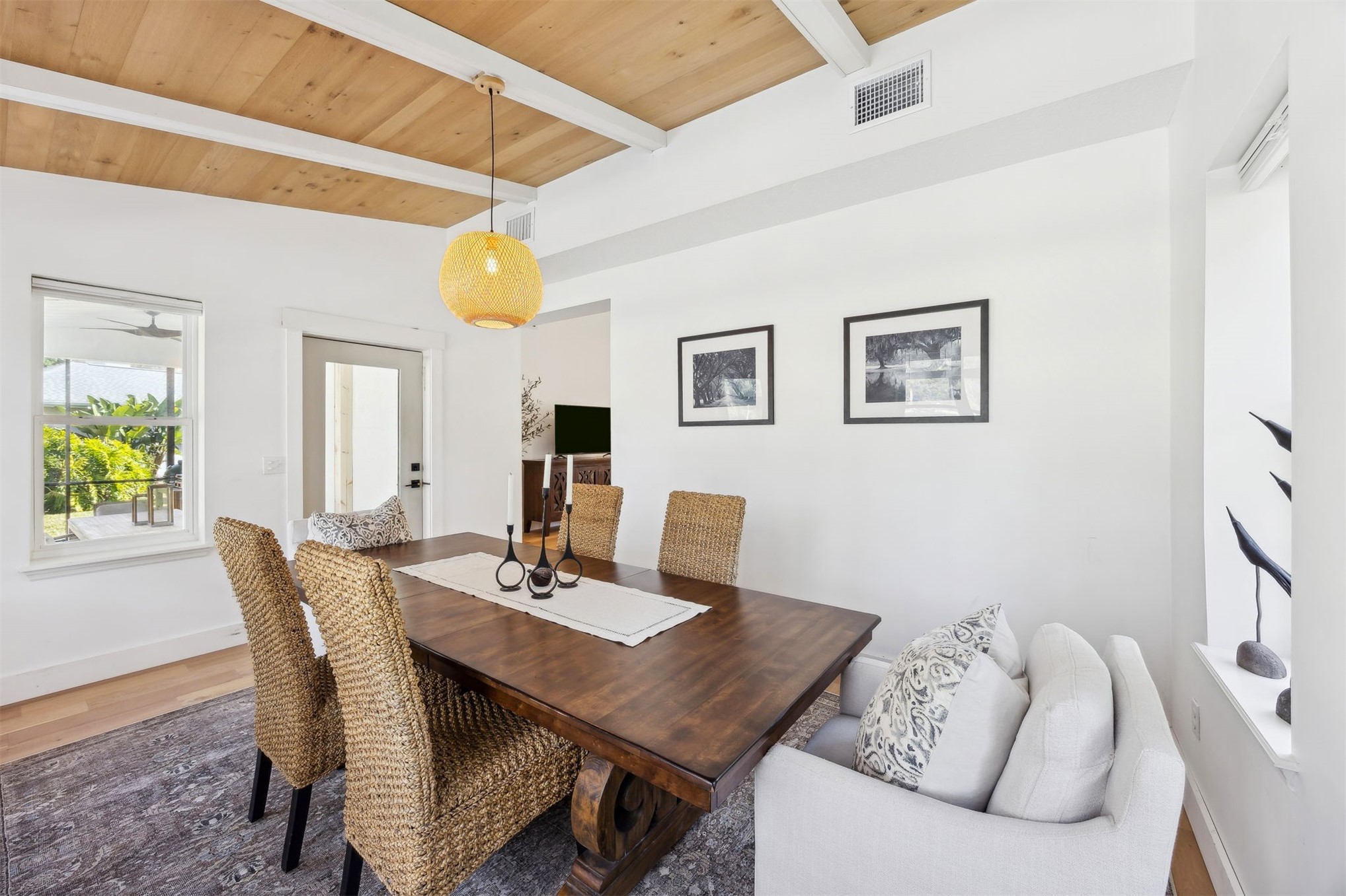 2415 LOS ROBLES