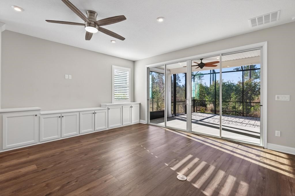 75226 RED TWIG WAY