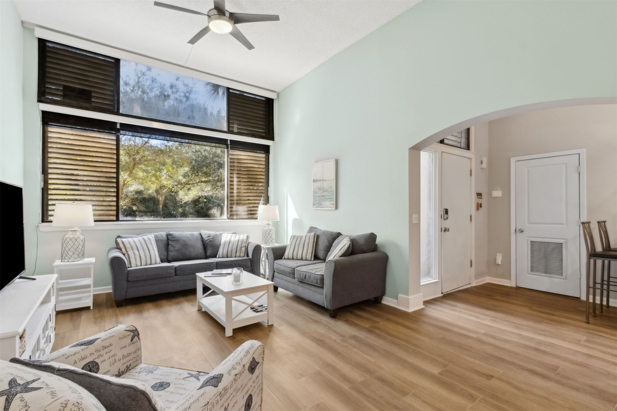 1123 BEACH WALKER ROAD