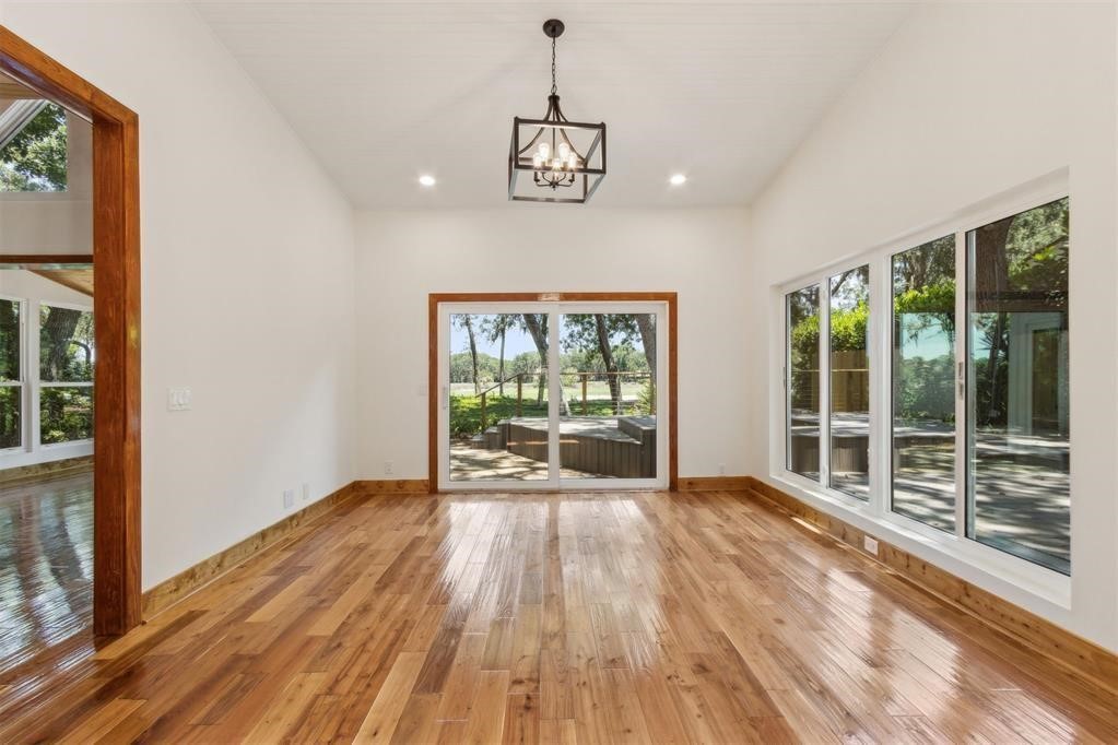 22 BELTED KINGFISHER