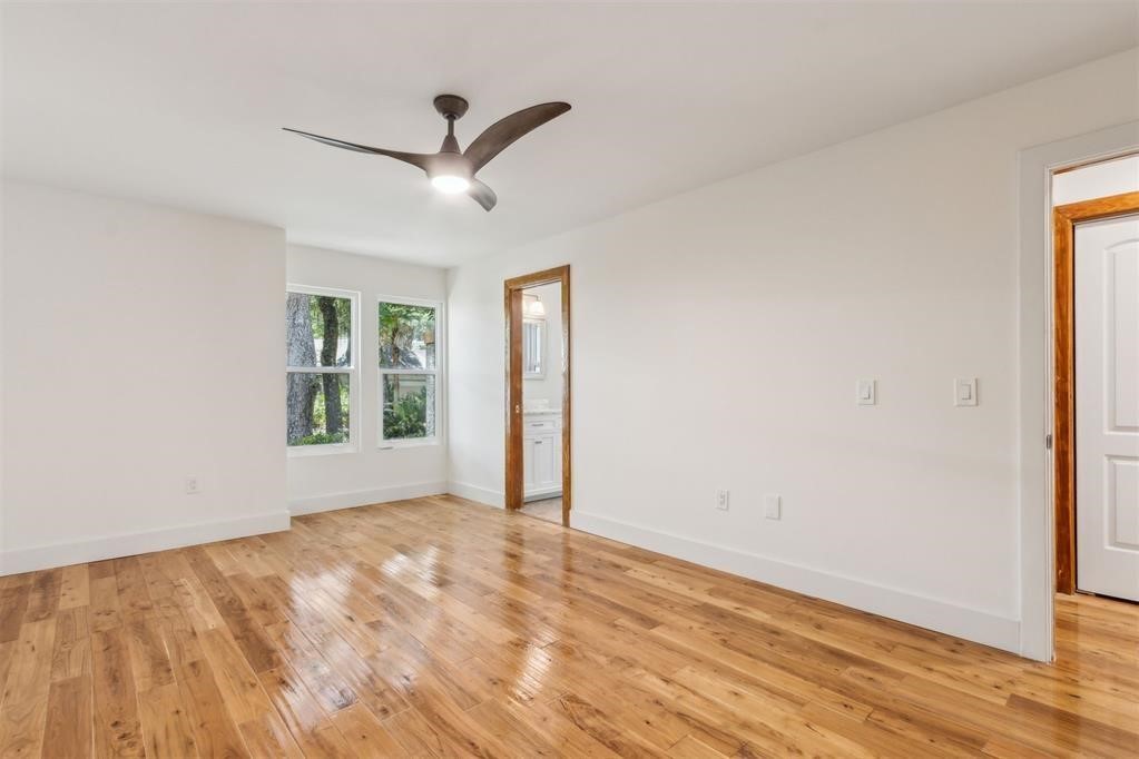 22 BELTED KINGFISHER