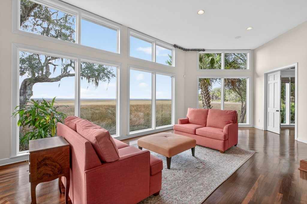98 SEA MARSH ROAD