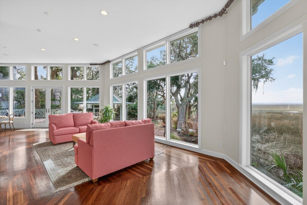 98 SEA MARSH ROAD