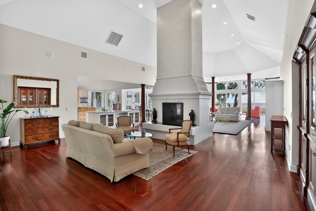 98 SEA MARSH ROAD