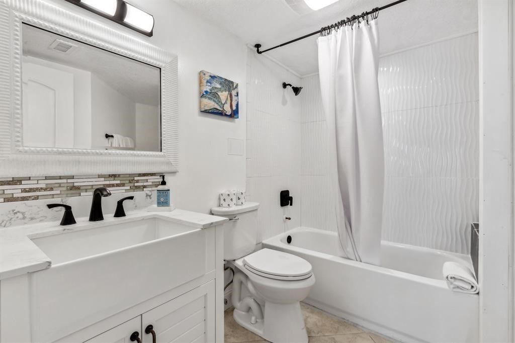 223 SANDCASTLES COURT 213
