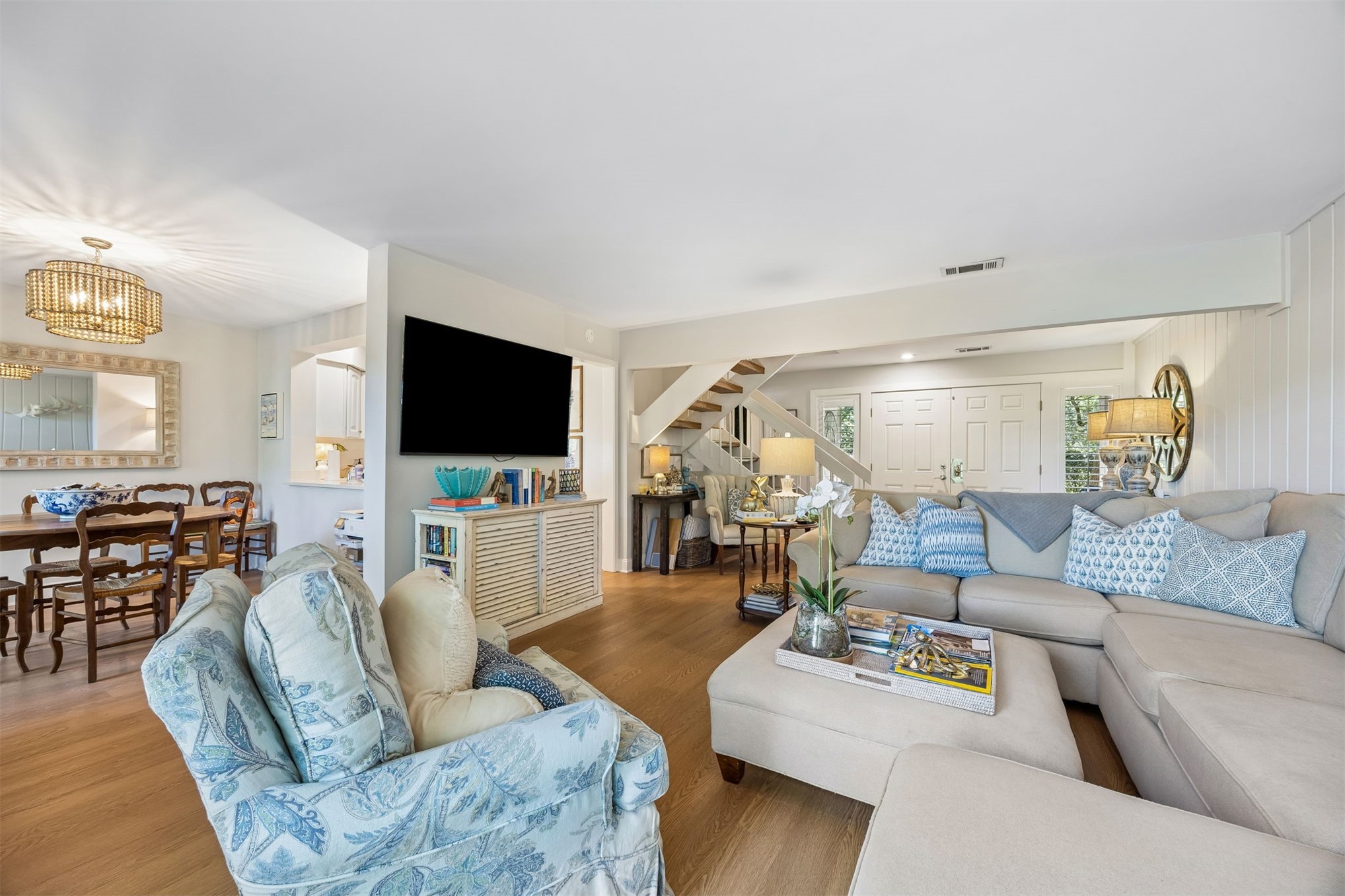 2005 BEACHWOOD ROAD