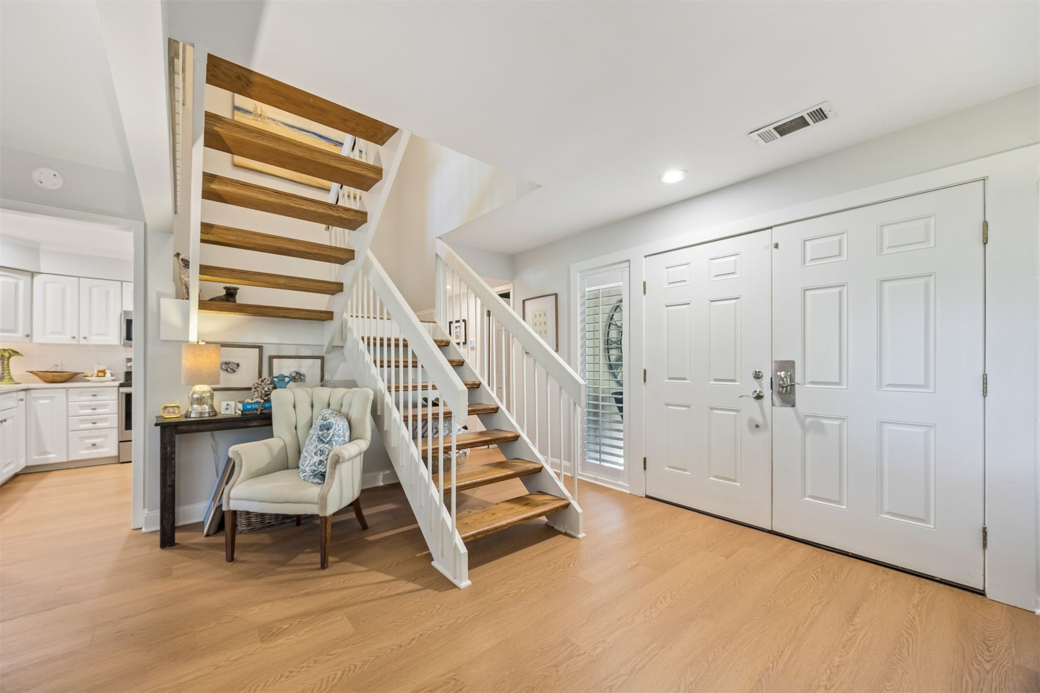 2005 BEACHWOOD ROAD