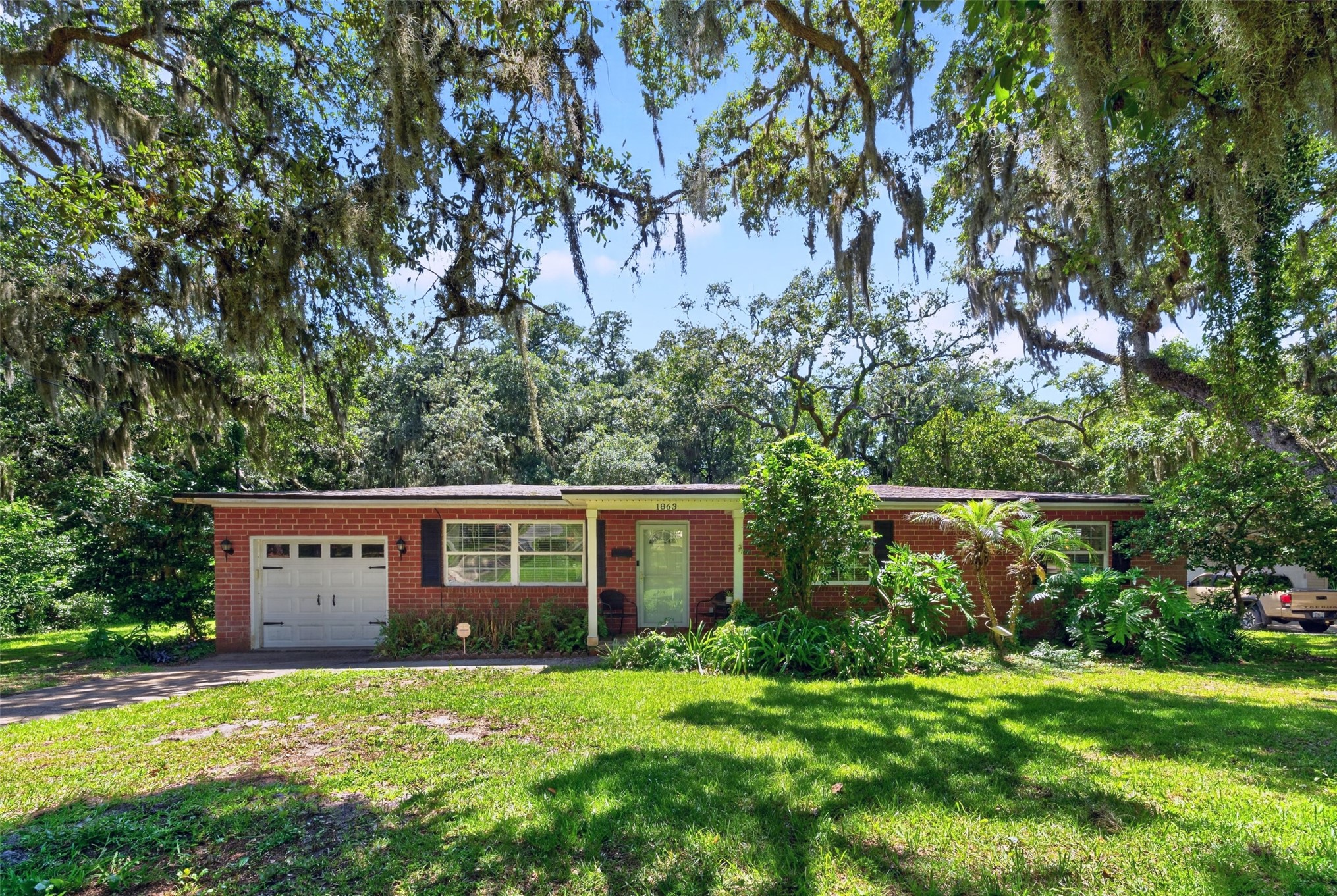 1863 HIGHLAND DRIVE