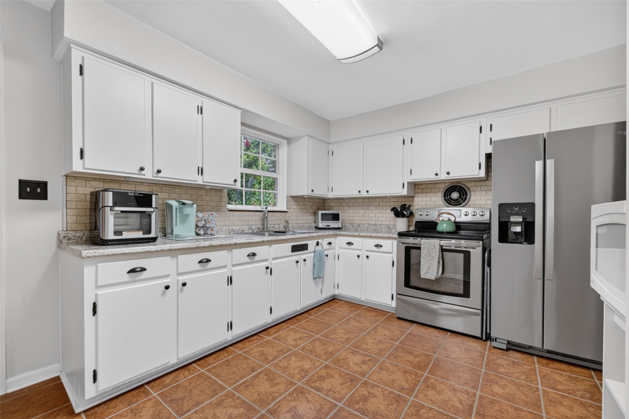 1863 HIGHLAND DRIVE