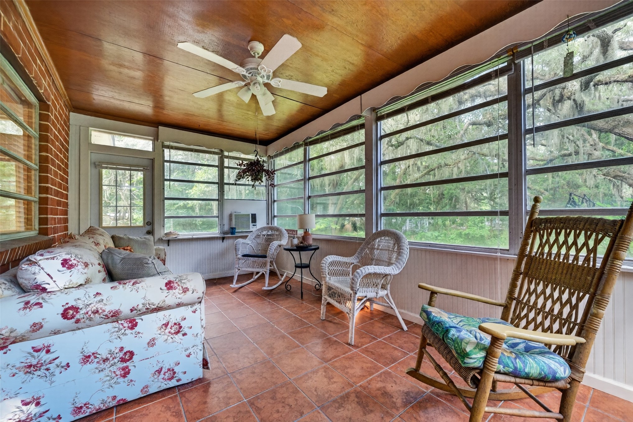 1863 HIGHLAND DRIVE