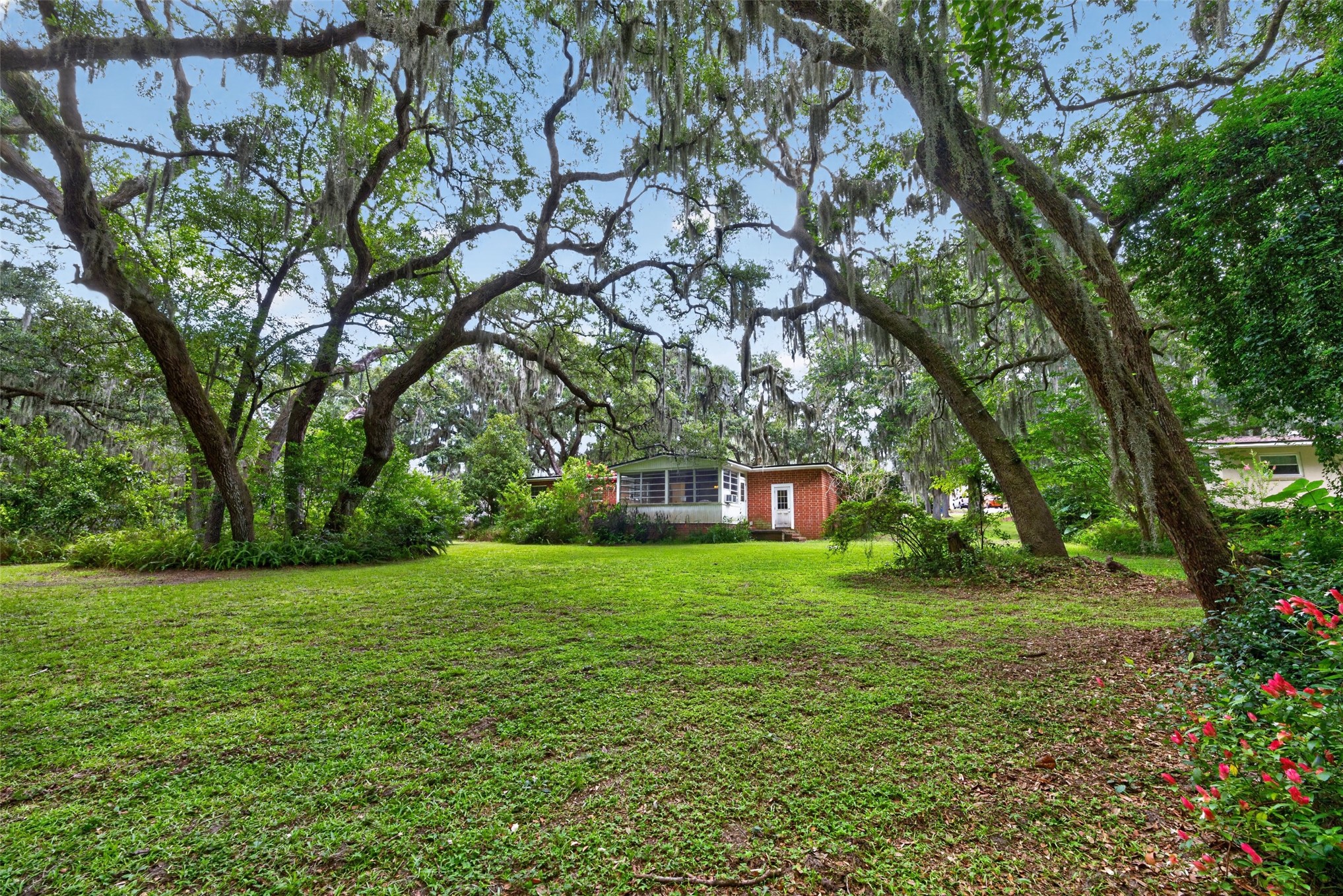 1863 HIGHLAND DRIVE