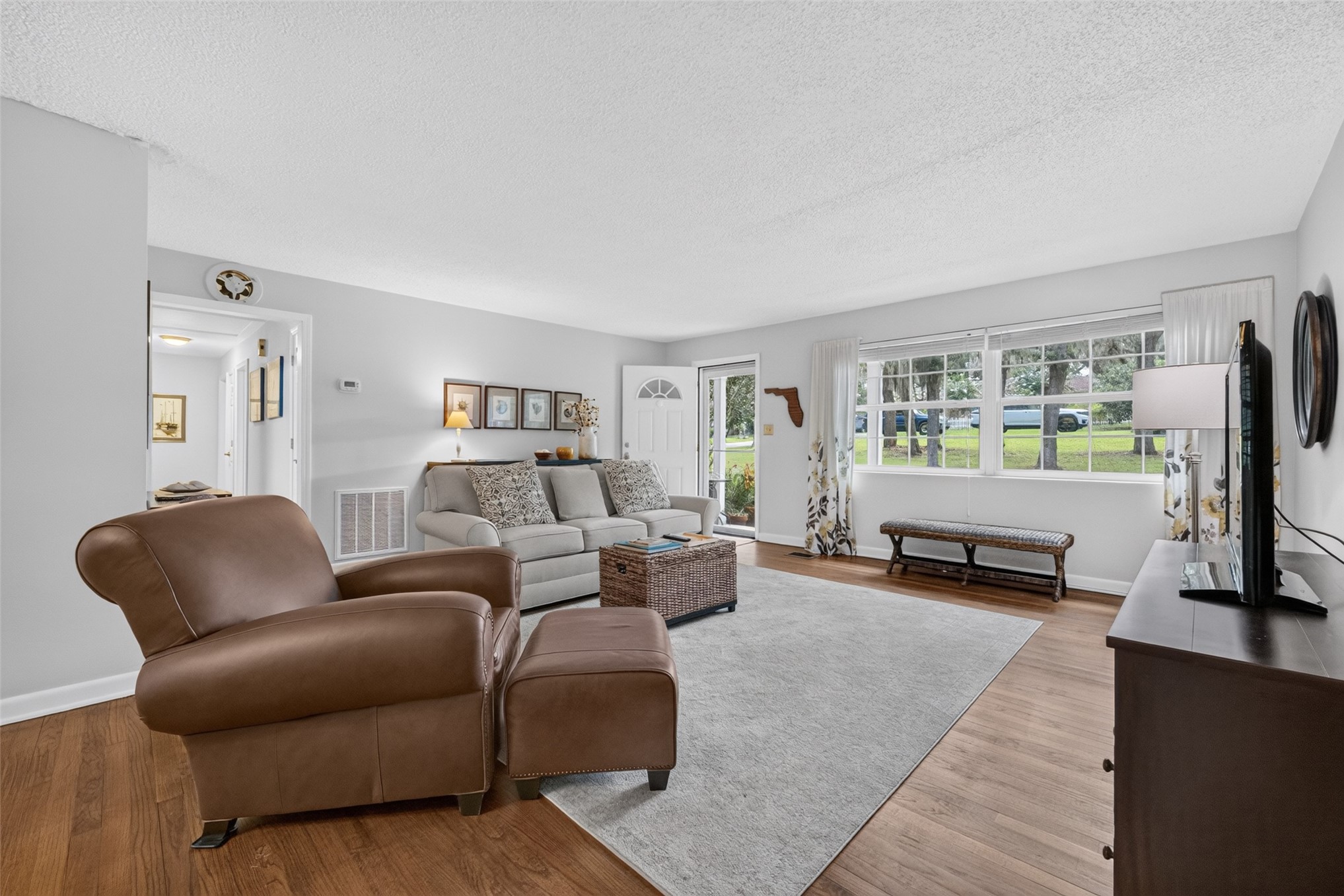 1863 HIGHLAND DRIVE