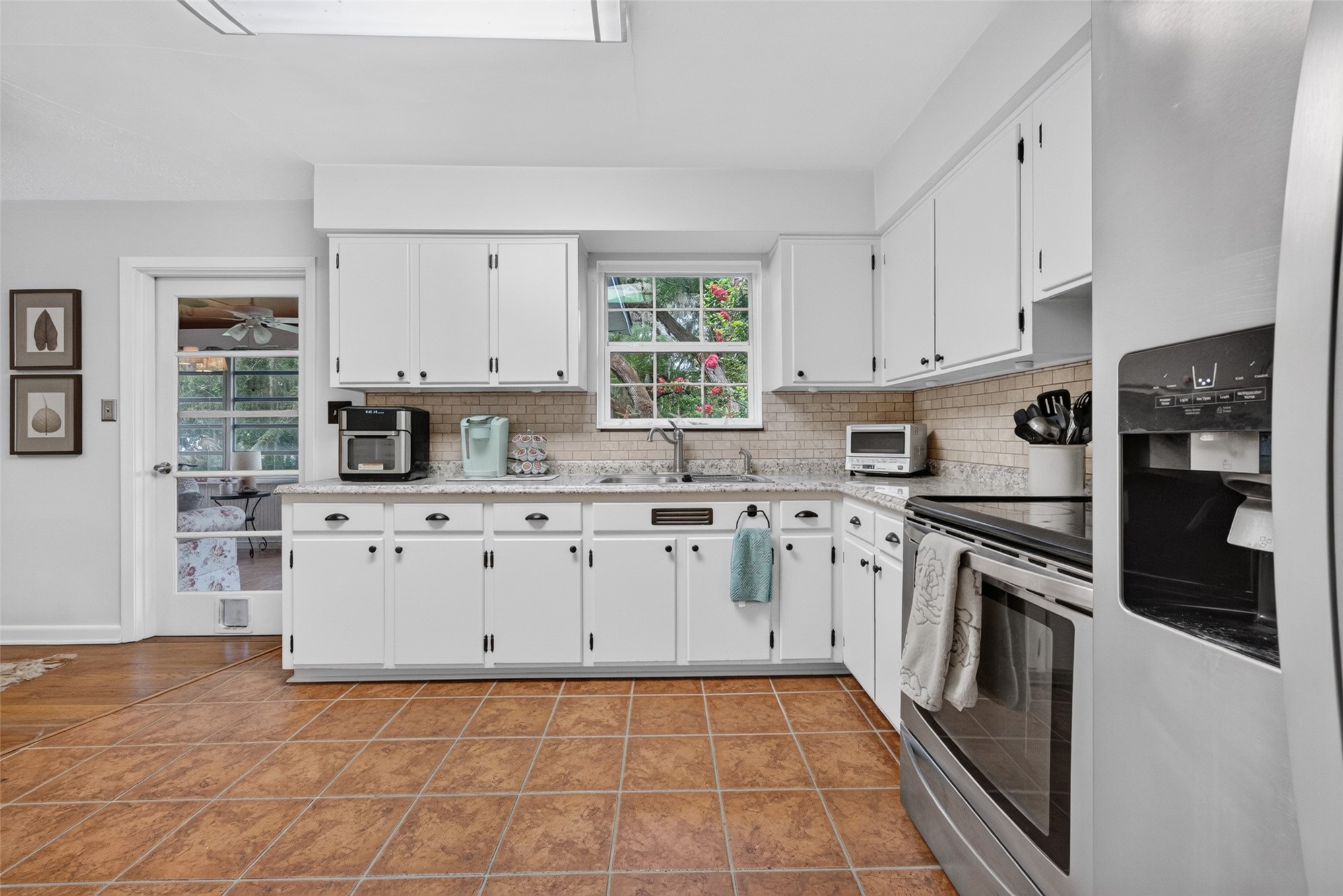 1863 HIGHLAND DRIVE
