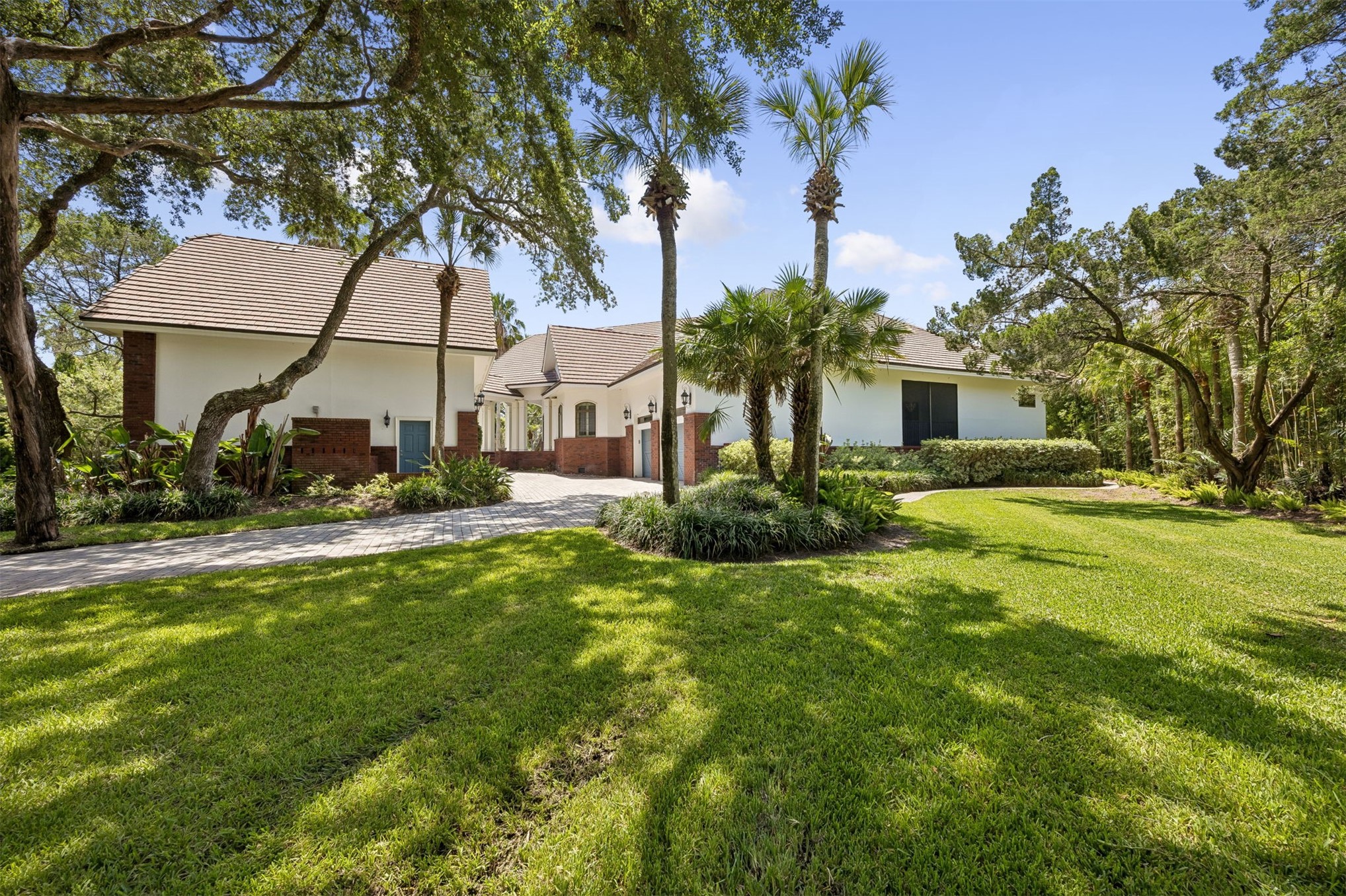 2 JUNIPER COURT