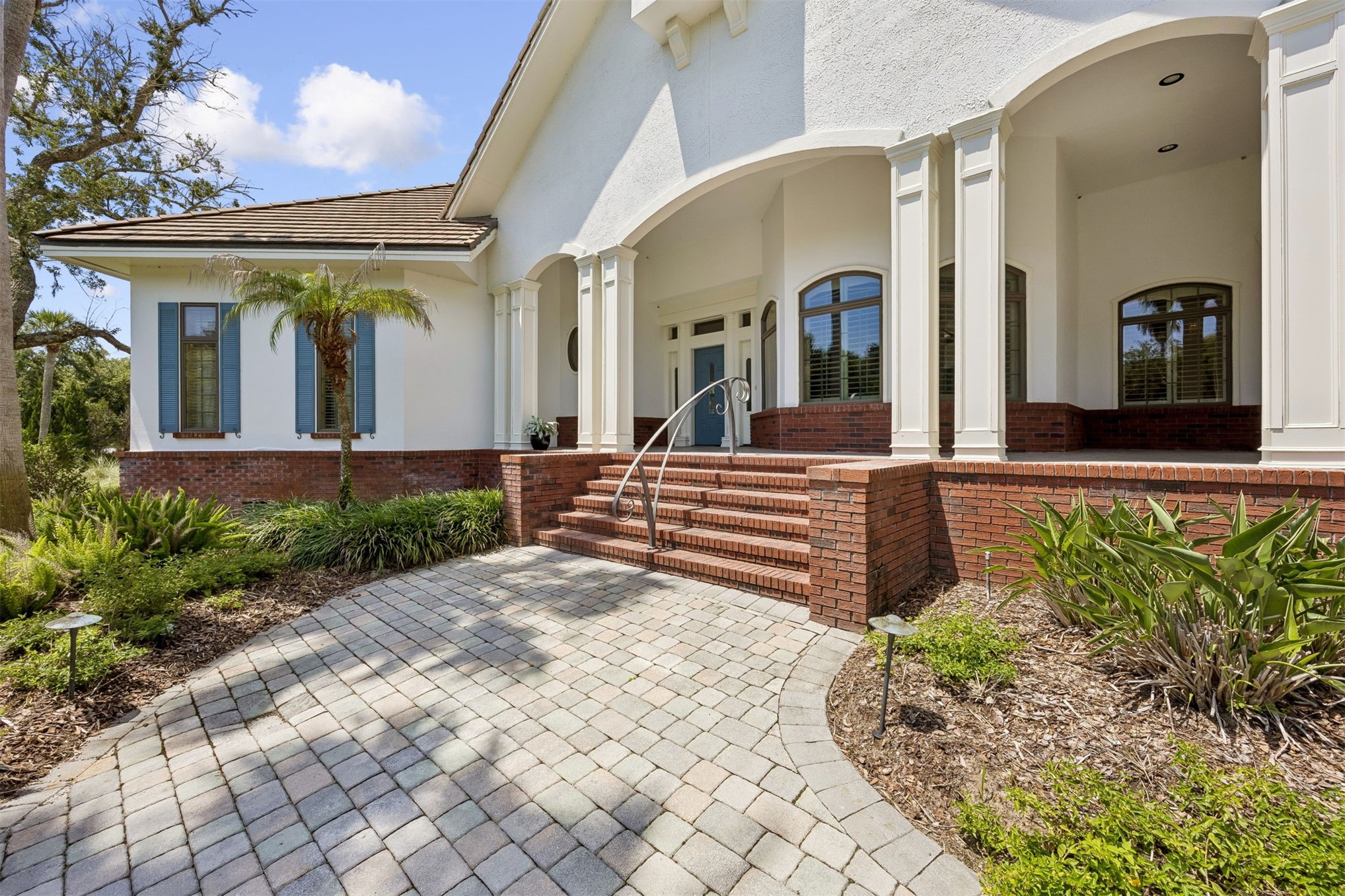 2 JUNIPER COURT
