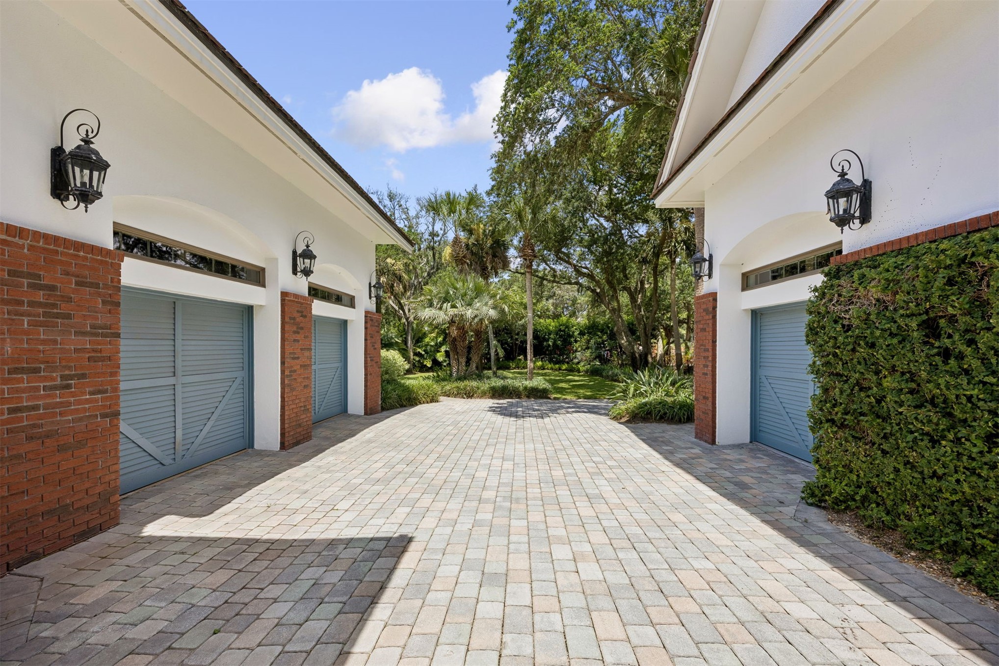 2 JUNIPER COURT