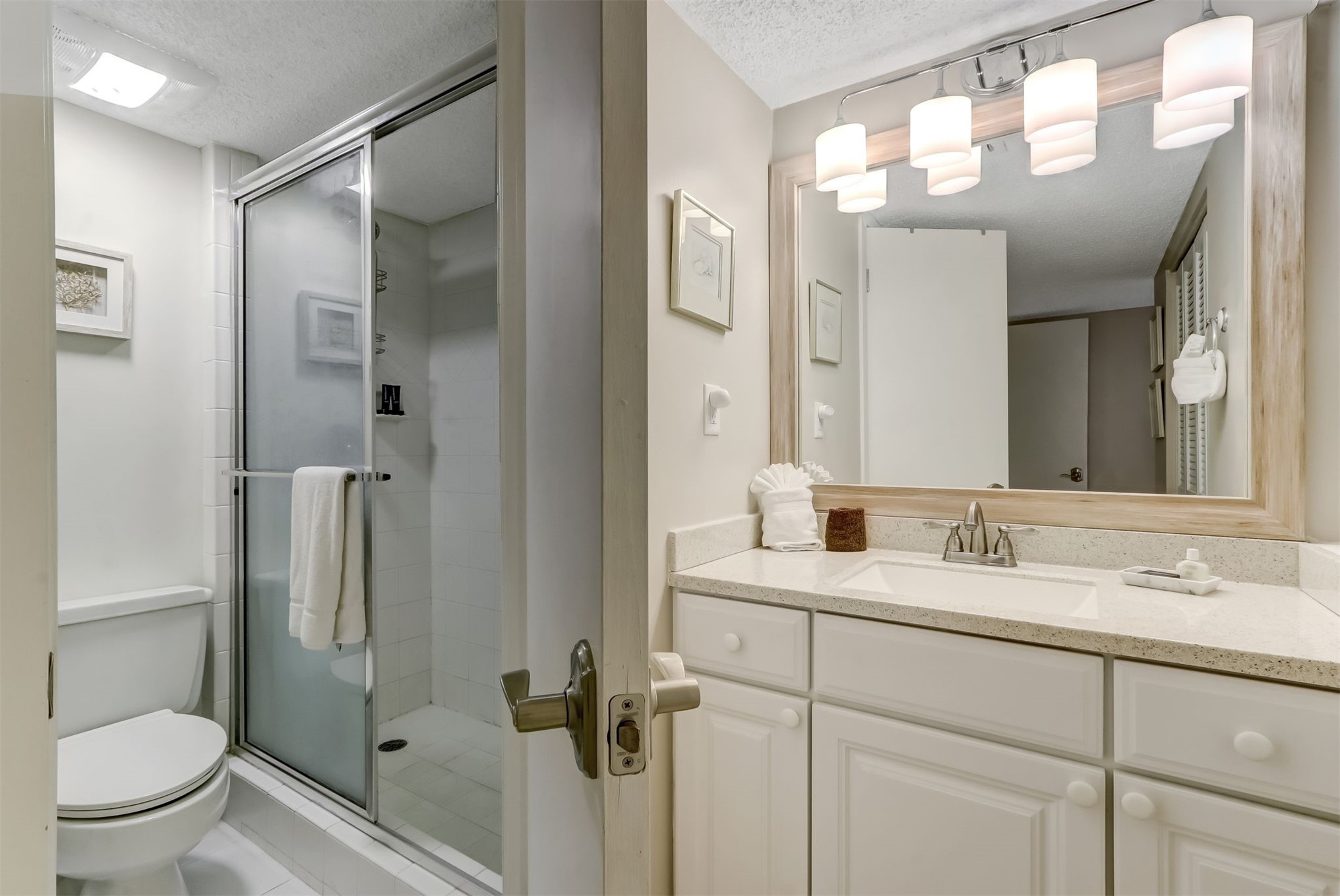 2122 BEACH WOOD ROAD 2122