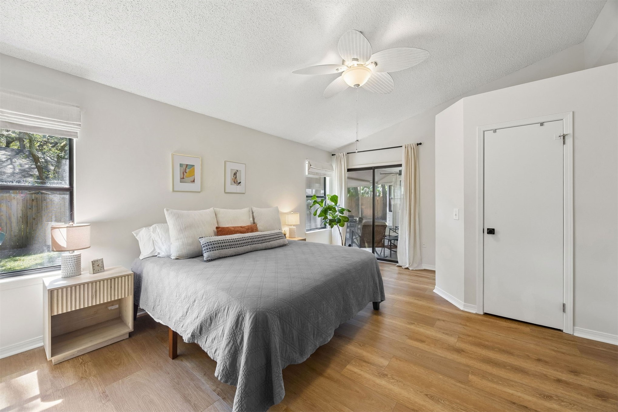 1604 CANTERBURY LANE