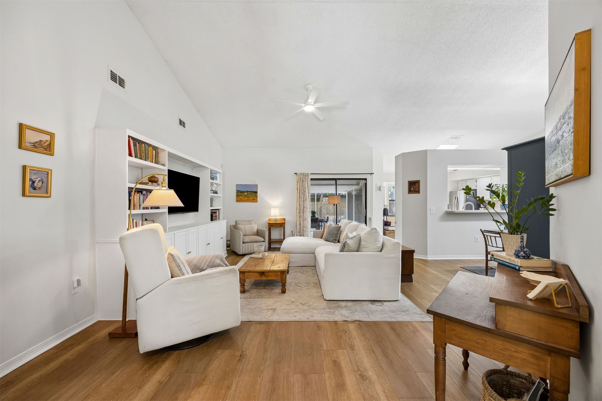 1604 CANTERBURY LANE