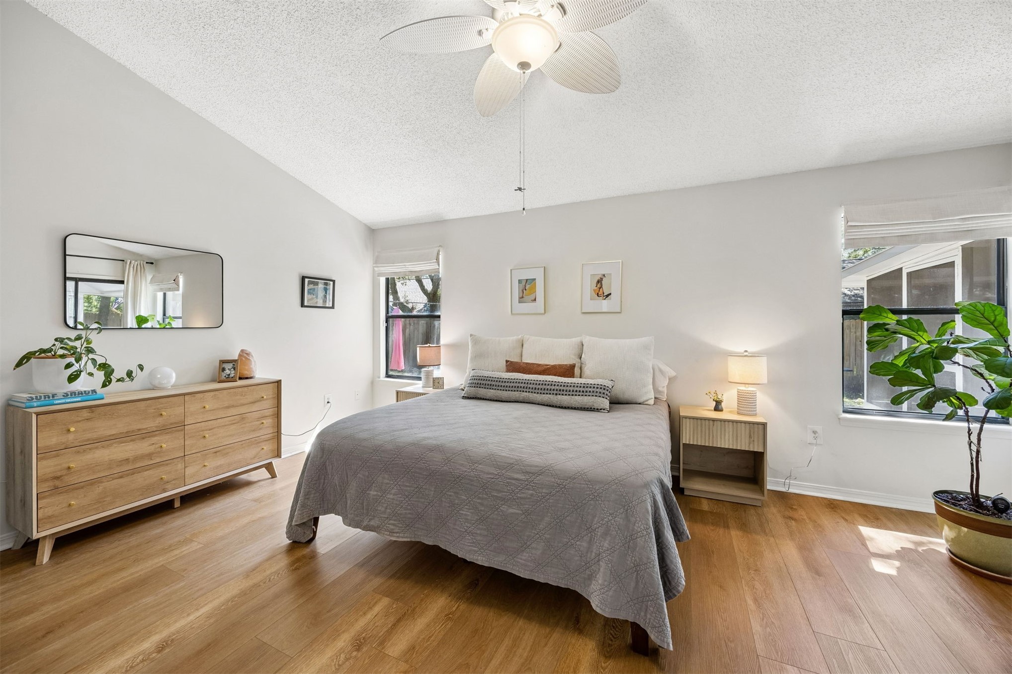 1604 CANTERBURY LANE