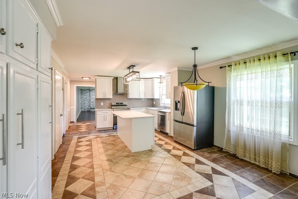 3299 Morewood Road