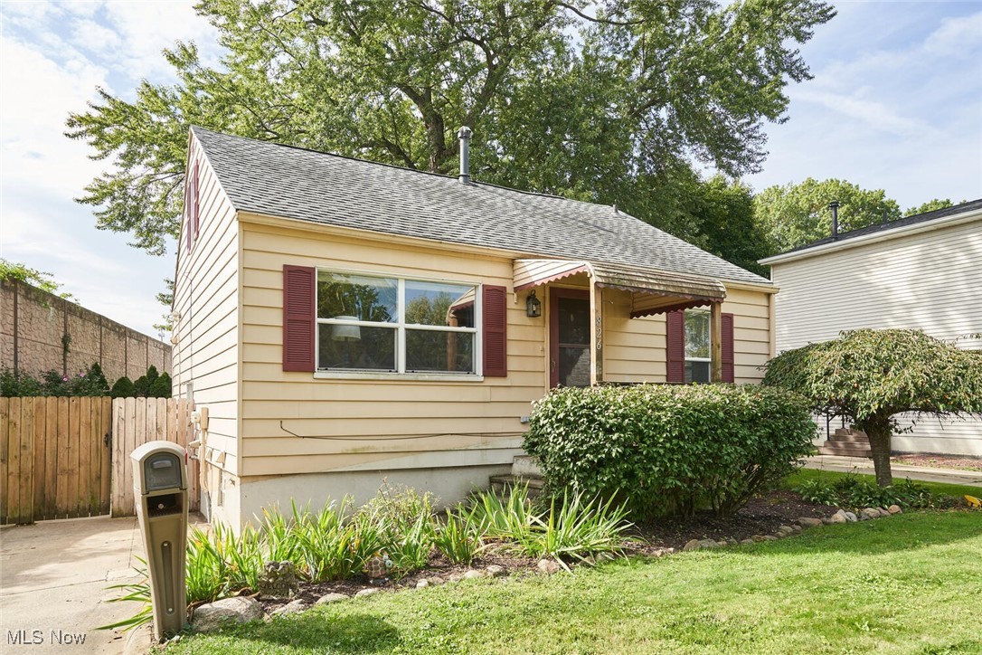 826 Clover Avenue