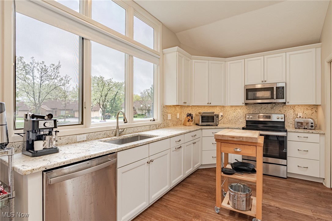 5560 Hummingbird Circle