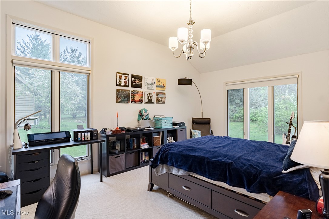 5560 Hummingbird Circle