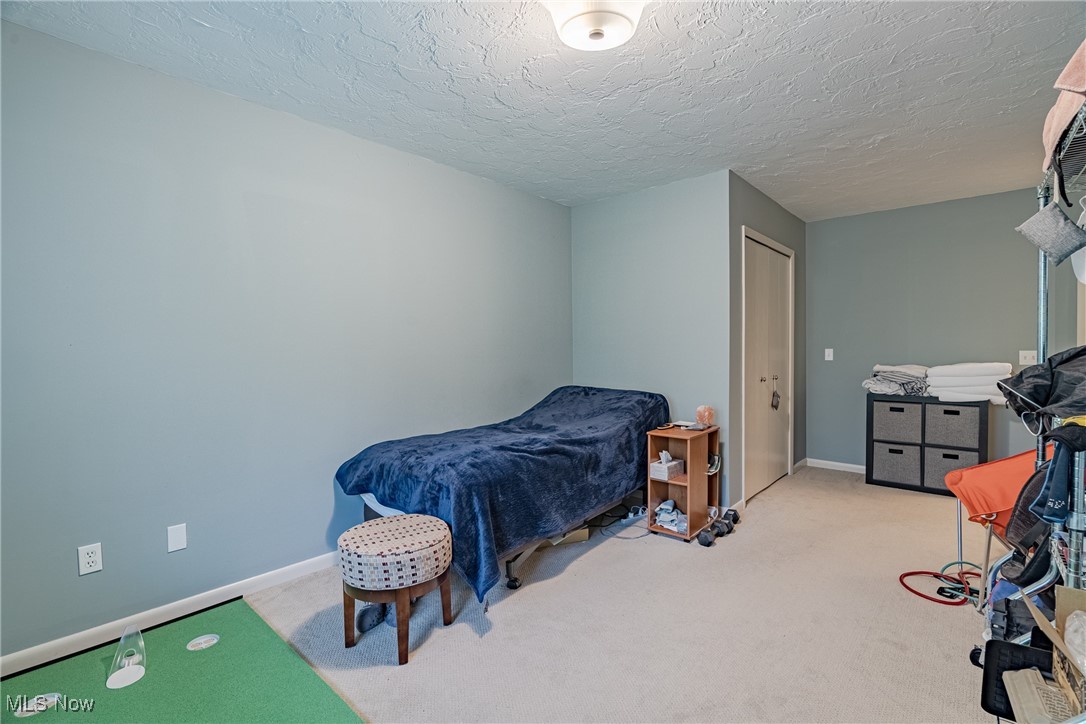 5560 Hummingbird Circle