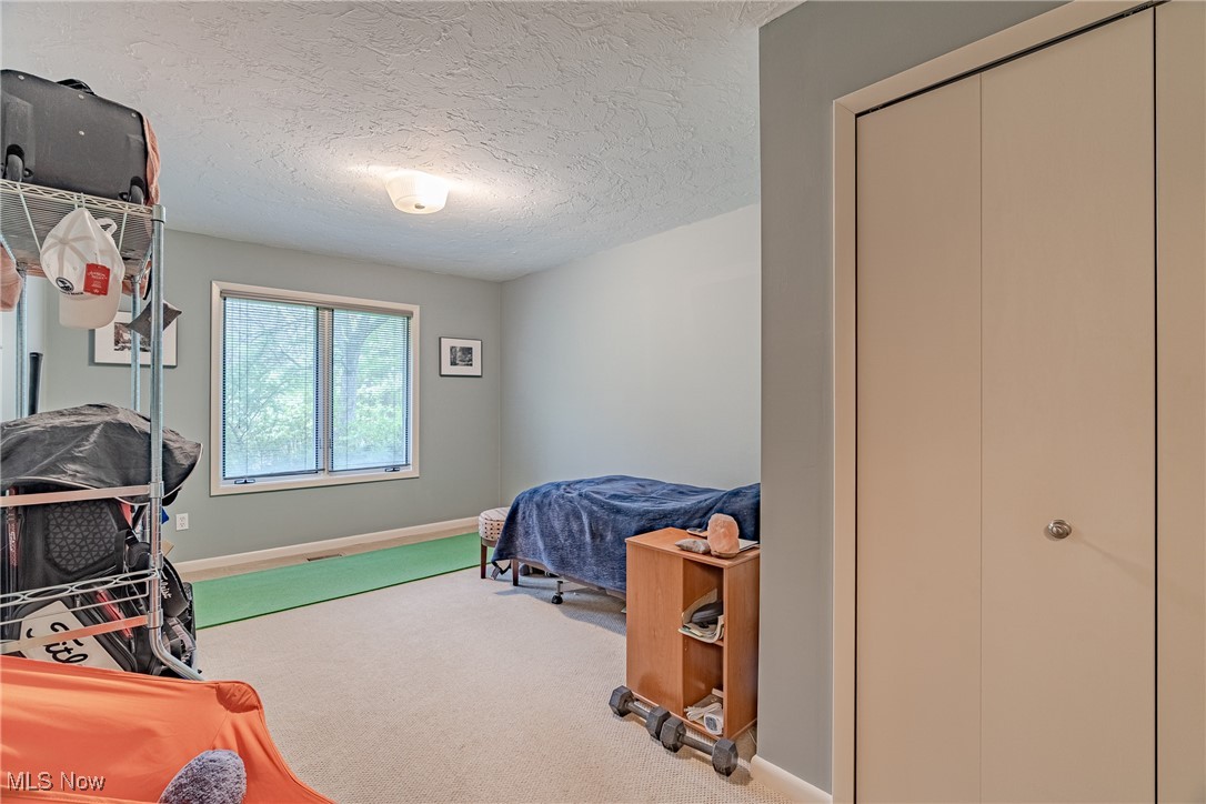 5560 Hummingbird Circle