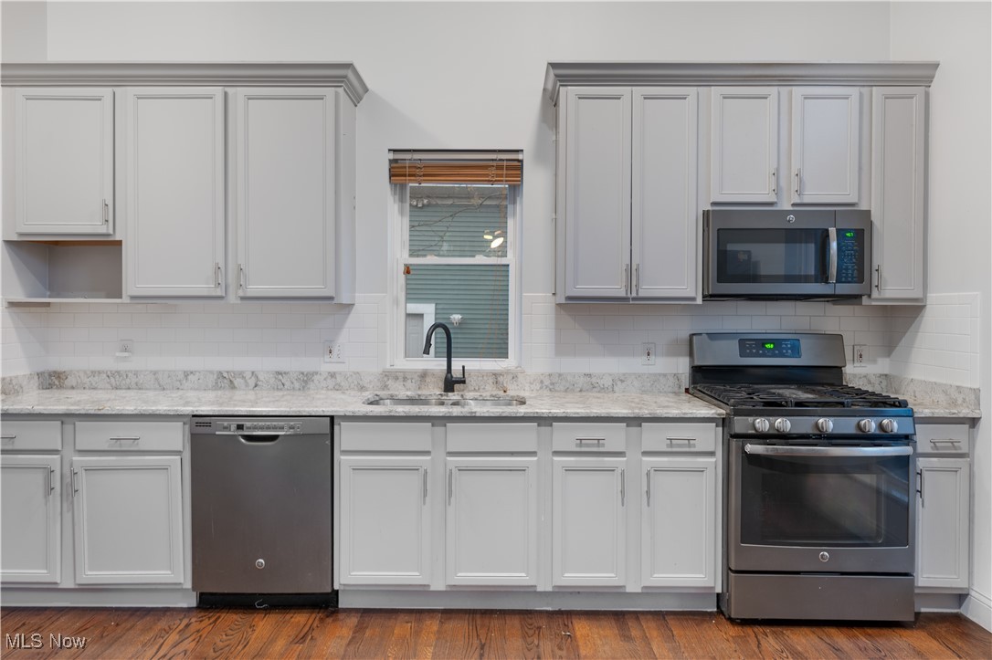 2177 W 41st Street