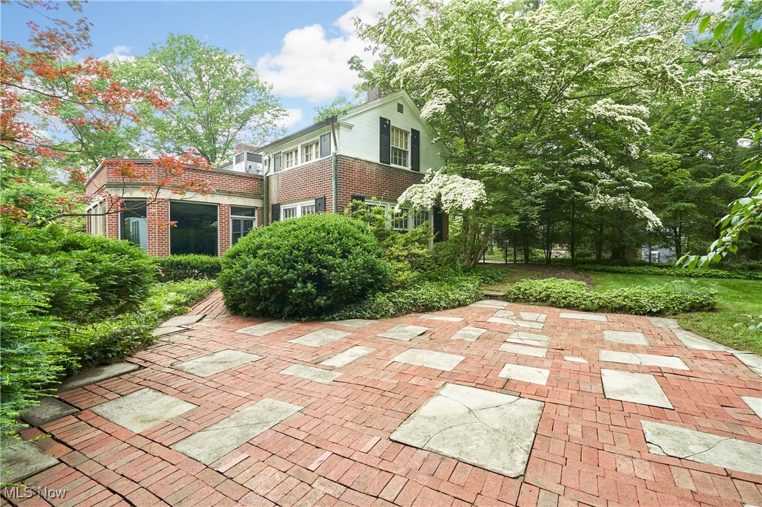 2166 Ridgewood Road