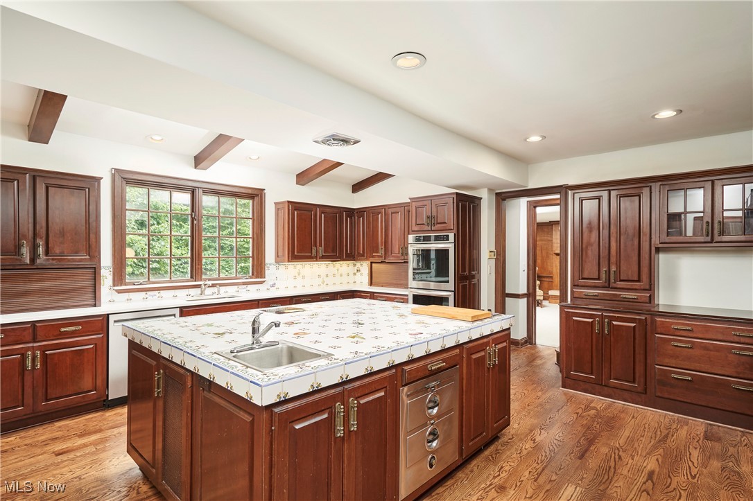 2166 Ridgewood Road