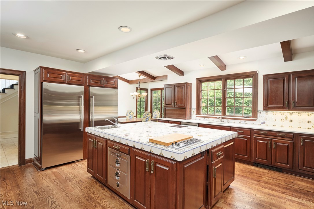 2166 Ridgewood Road