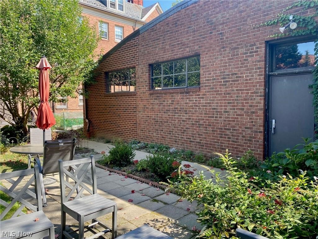 16300 Van Aken Boulevard 305C