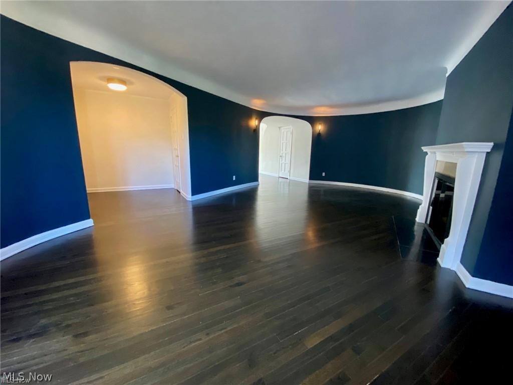 16300 Van Aken Boulevard 305C