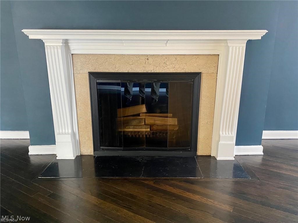 16300 Van Aken Boulevard 305C