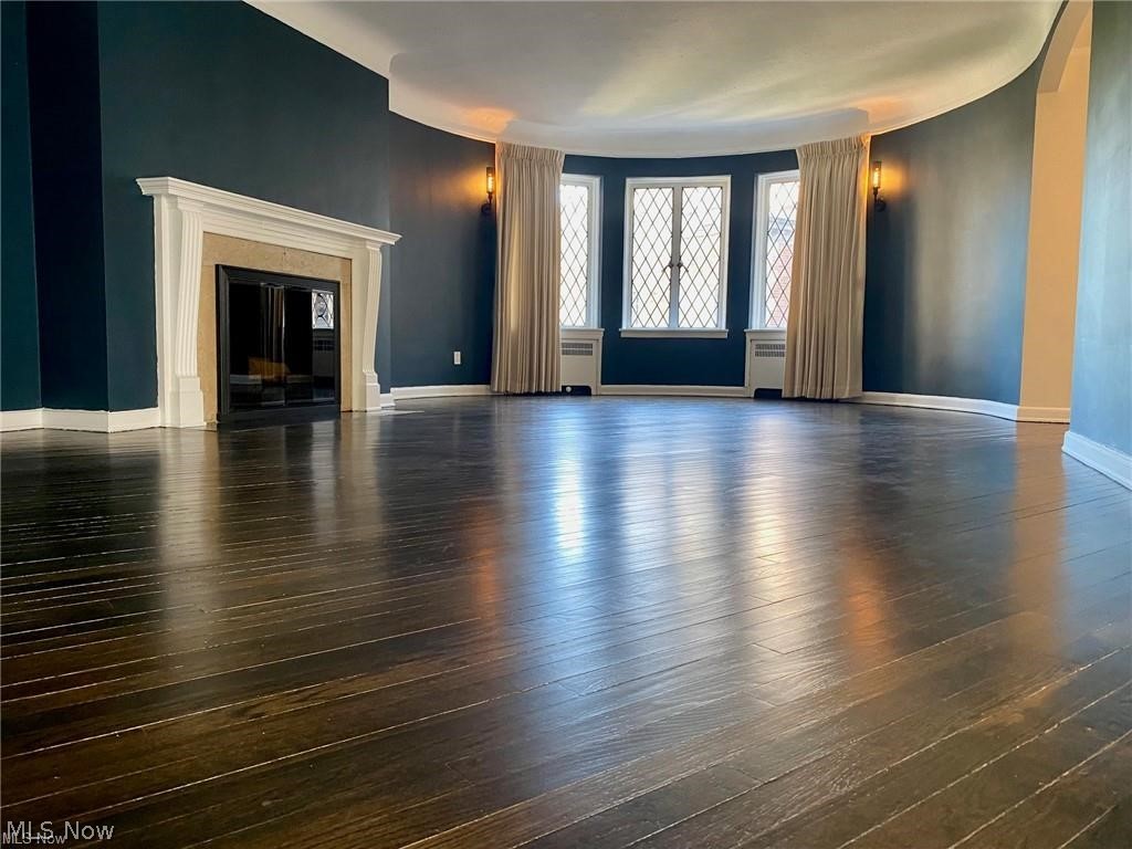 16300 Van Aken Boulevard 305C